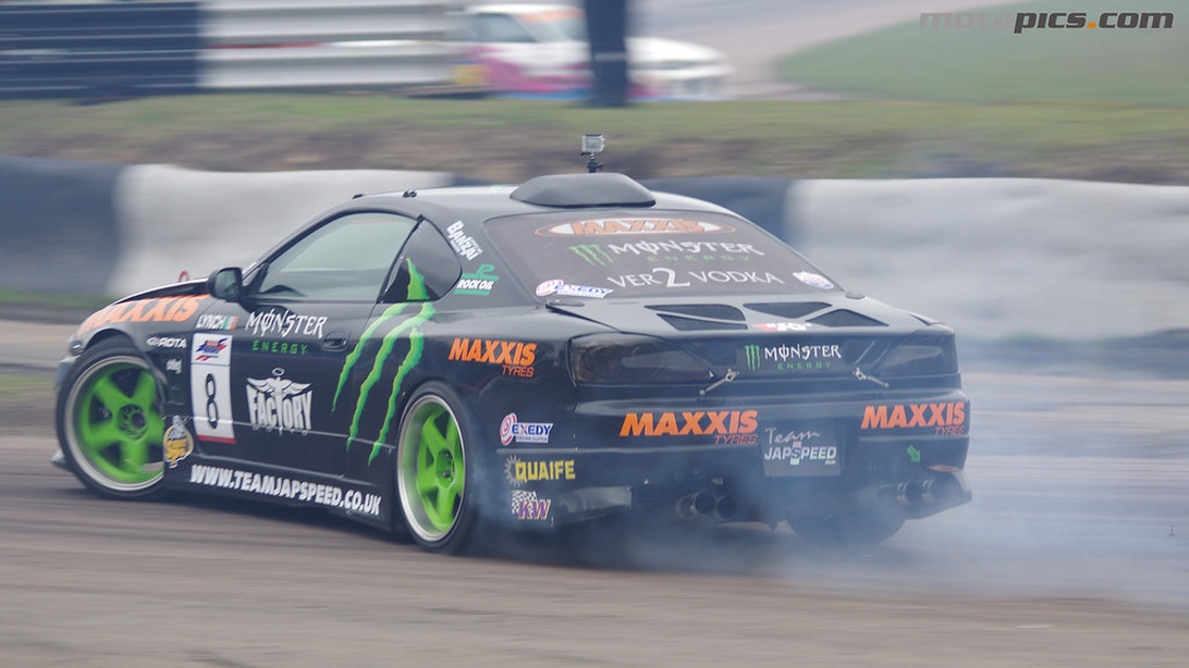 Driftingkultur i Sverige – från undergrundsrörelse till etablerad motorsport